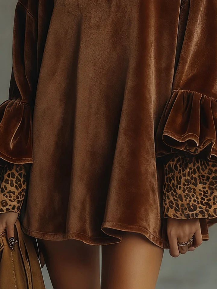 Amelie™ | Vestido de Campana de Terciopelo con Mangas de Leopardo