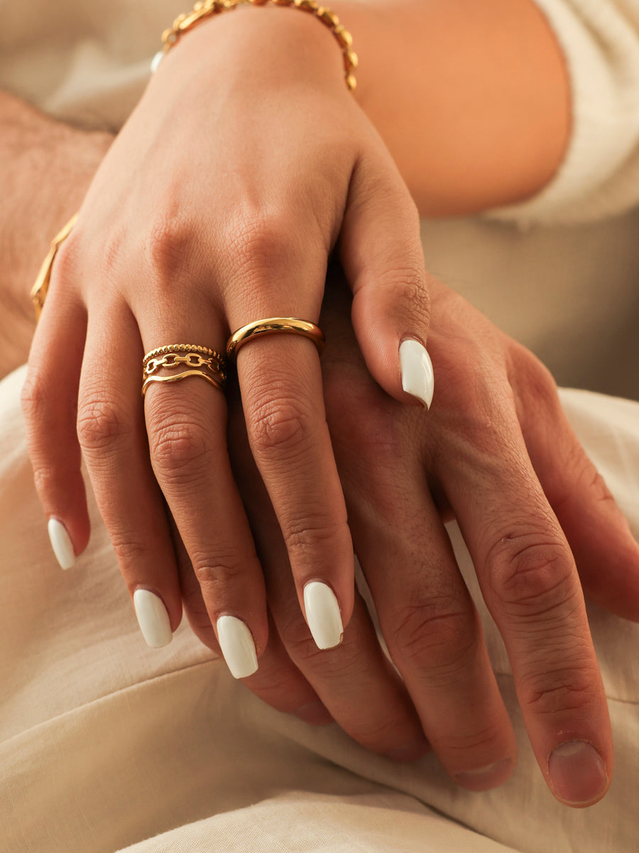 María Anais™ | Anillo Clásico Ultra-Liso