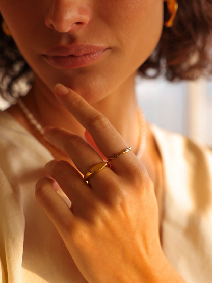 María Tulipa™ | Anillo de Diseño Curvo Moderno