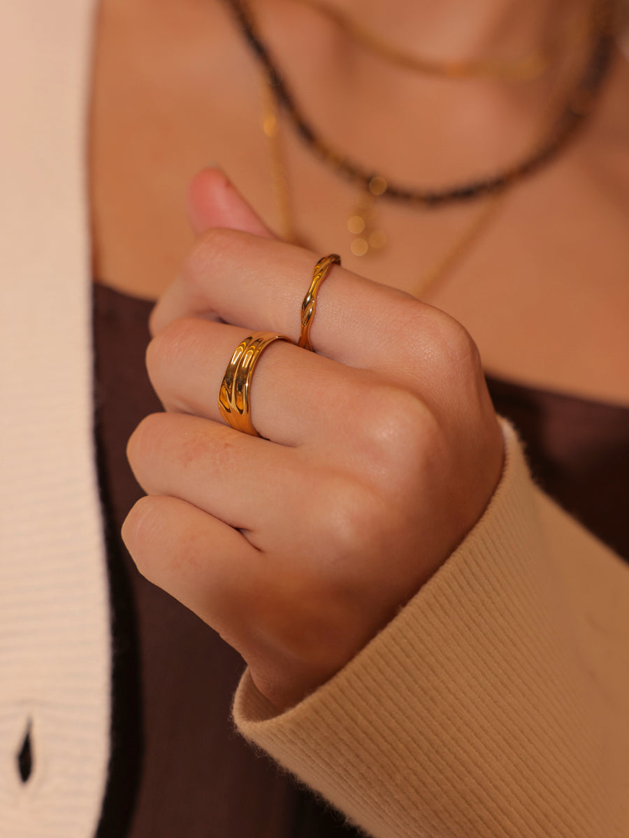 María Verdad™ | Anillo Clásico de Onda