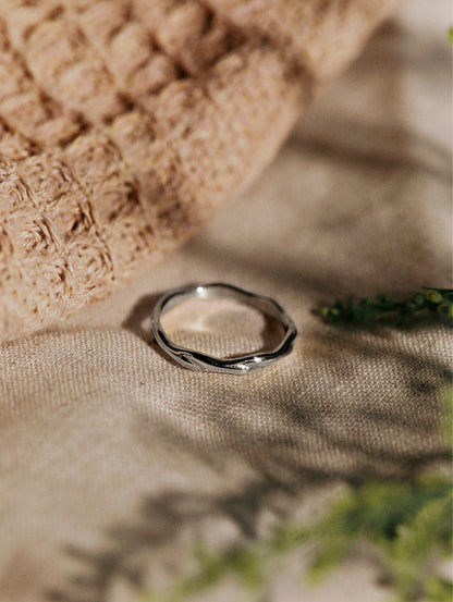 María Verdad™ | Anillo Clásico de Onda