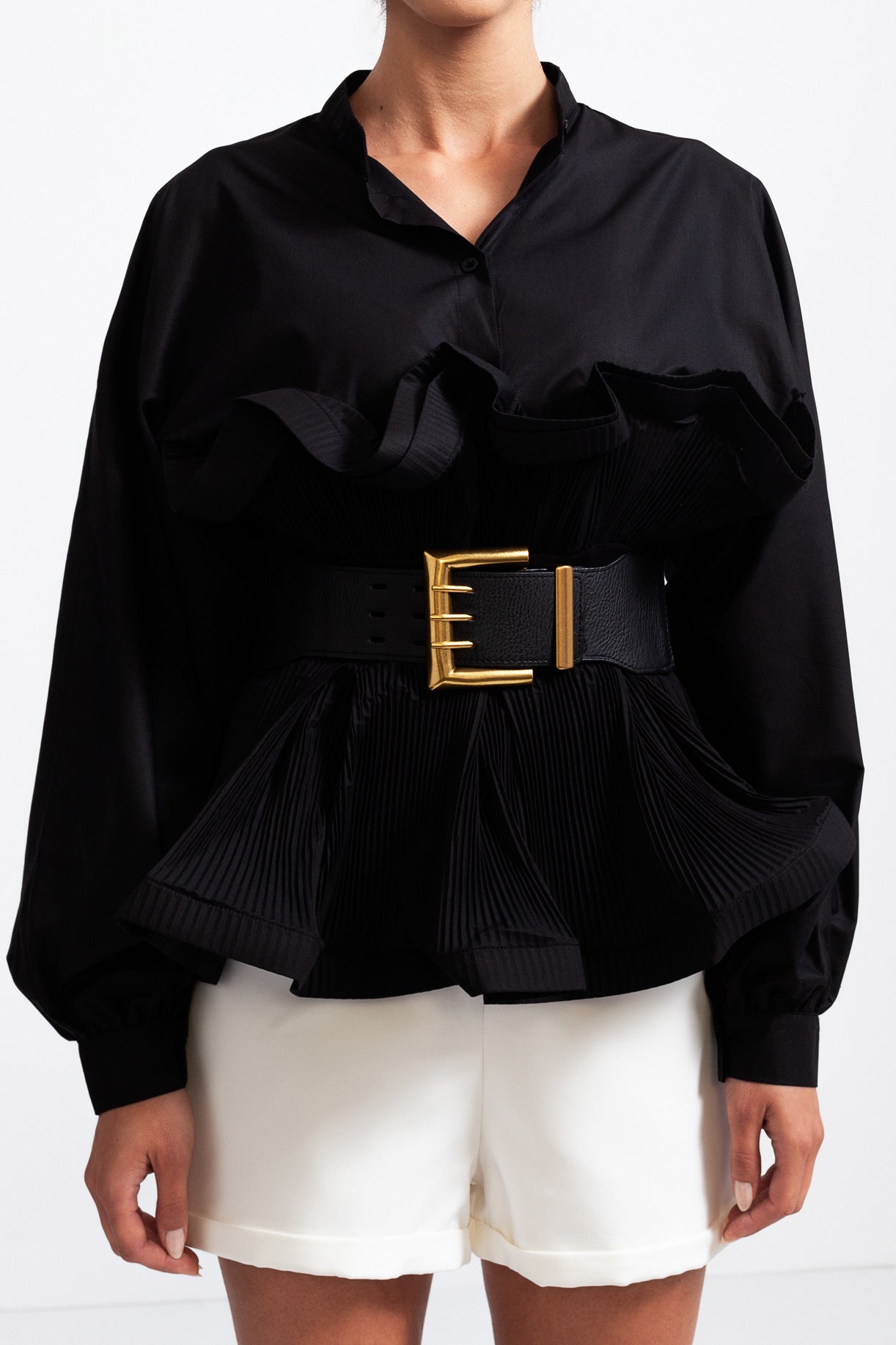 Ophélia™ | Blusa volantes cinturón ancho negro