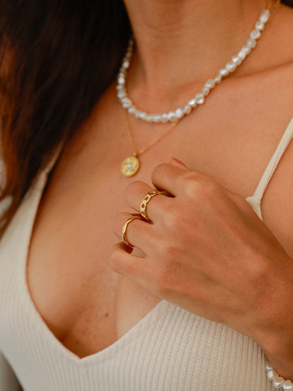 María Verdad™ | Anillo Clásico de Onda