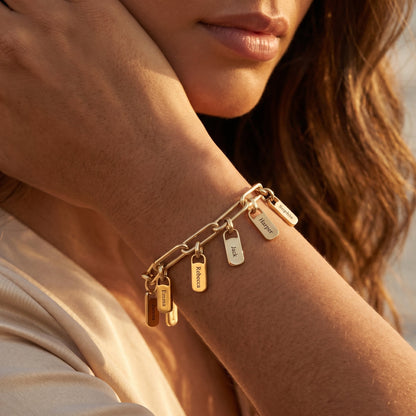 Regina™ | Bracelet personnalisé avec plaques gravées