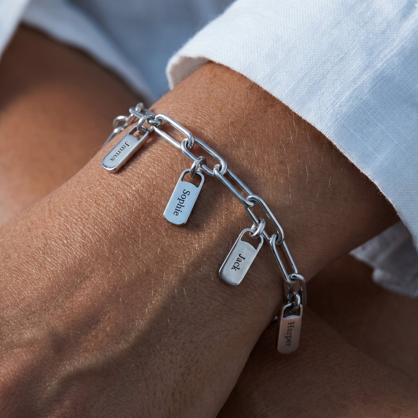 Regina™ | Bracelet personnalisé avec plaques gravées