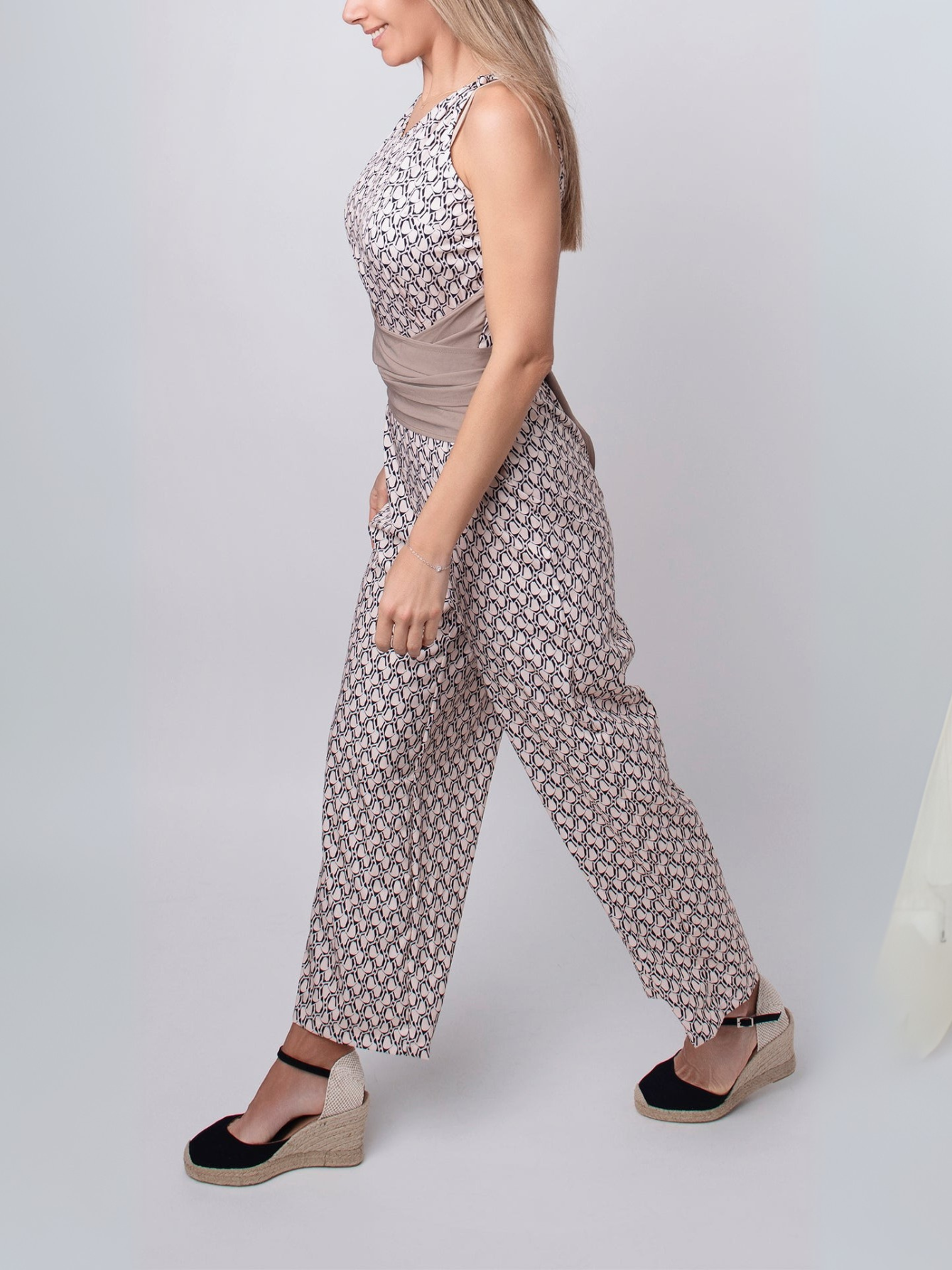 Élina™ | Mono sin mangas cuello redondo