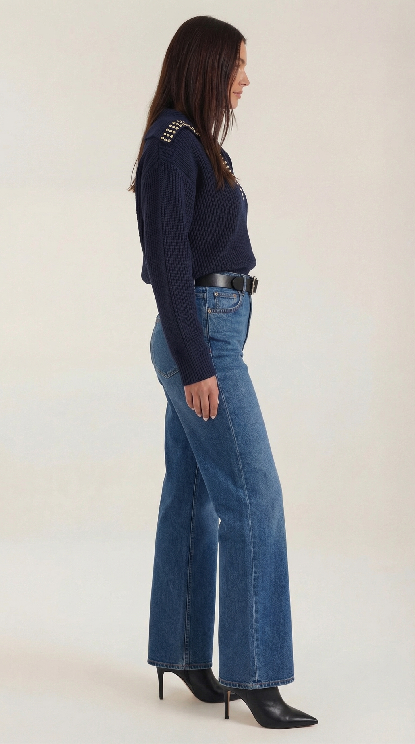 Francesca Julka™ | Suéter de lana con cuello decorado con tachuelas