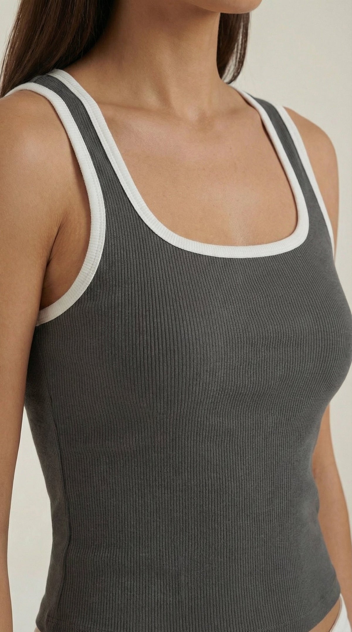 Paula Engracia™ | Top con escote en forma de cuadrado