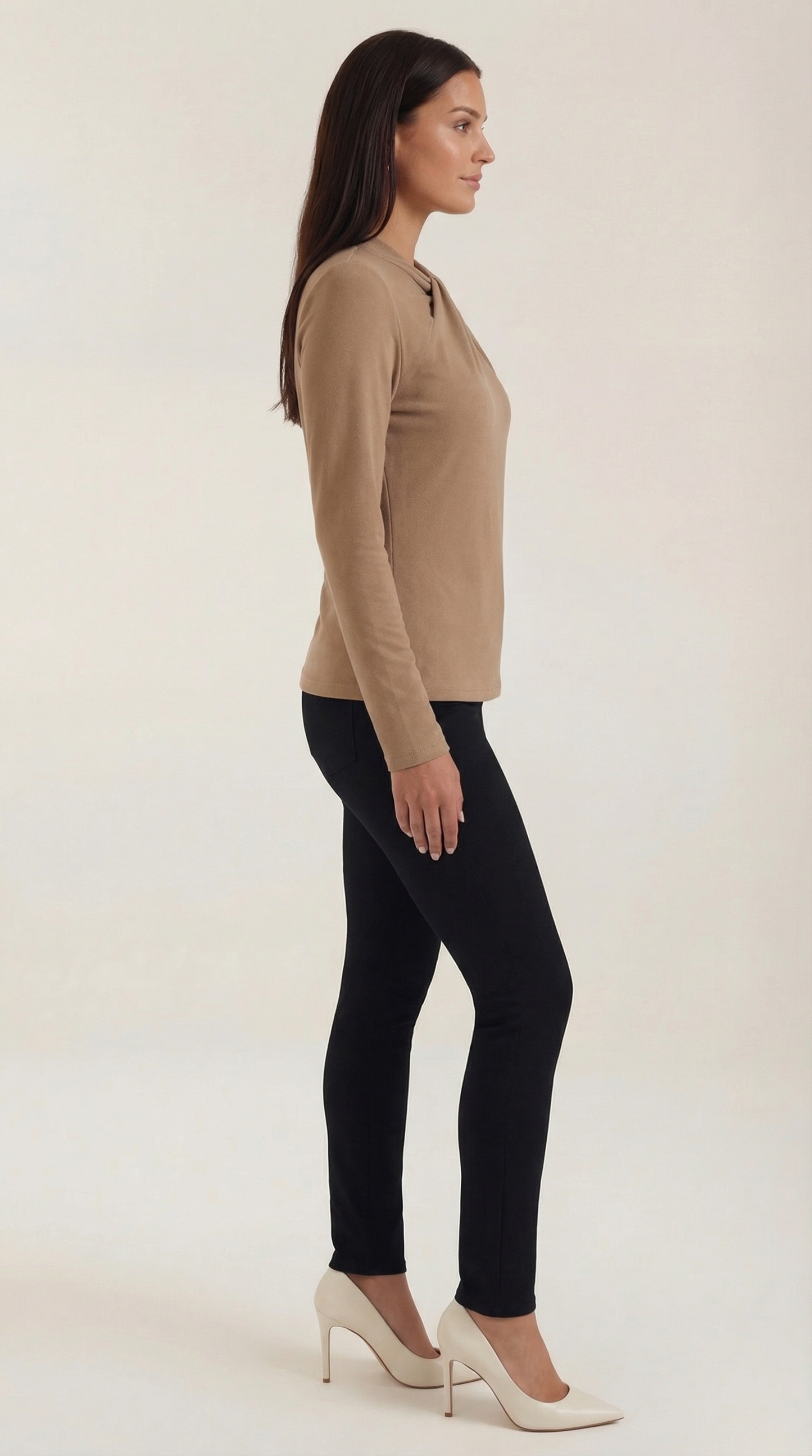 Chloé Silvia™ | Blusa con cuello mock y lazo