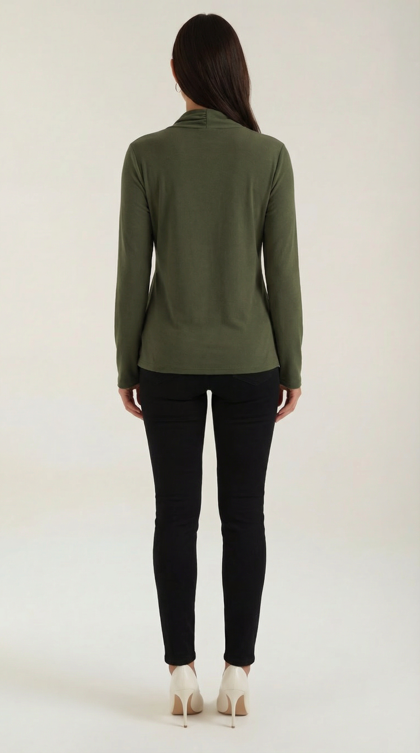 Chloé Silvia™ | Blusa con cuello mock y lazo