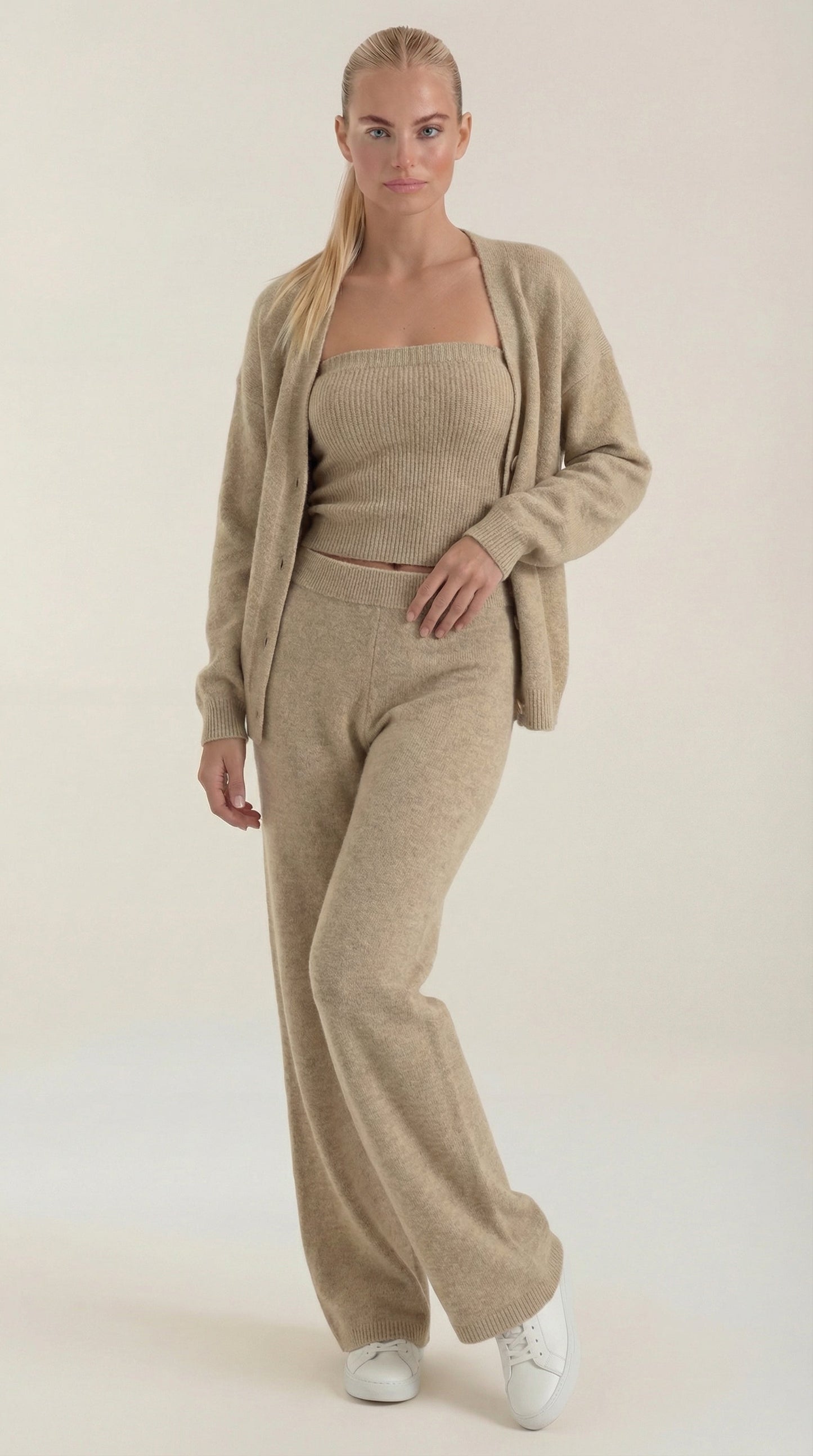 María Indira™ | Conjunto de Ropa de Casa Jeanne Strick