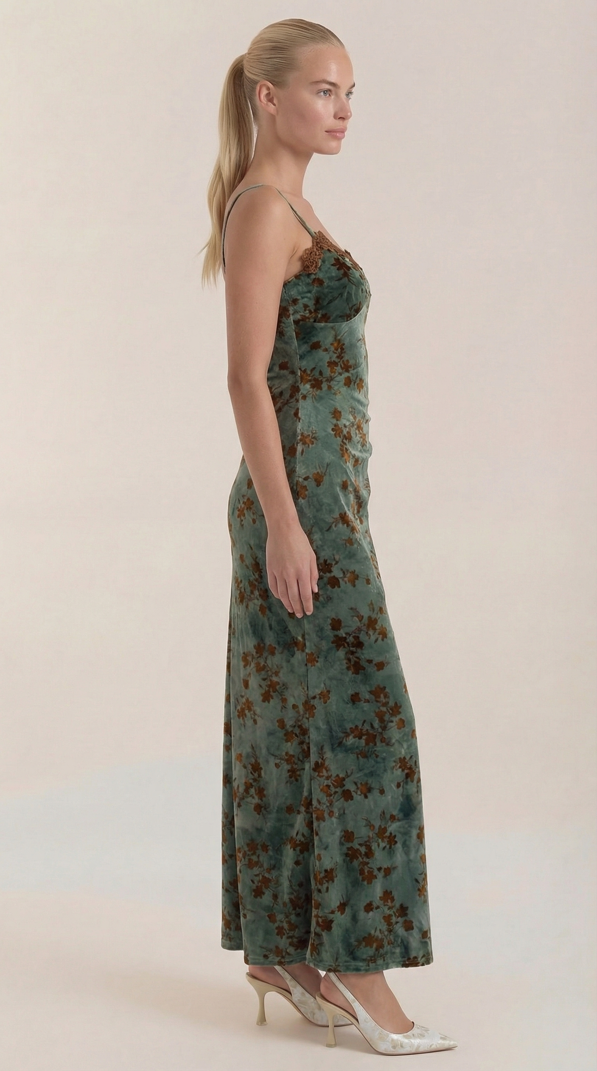 Adela Antonia™ | Vestido Midi con Detalles de Encaje