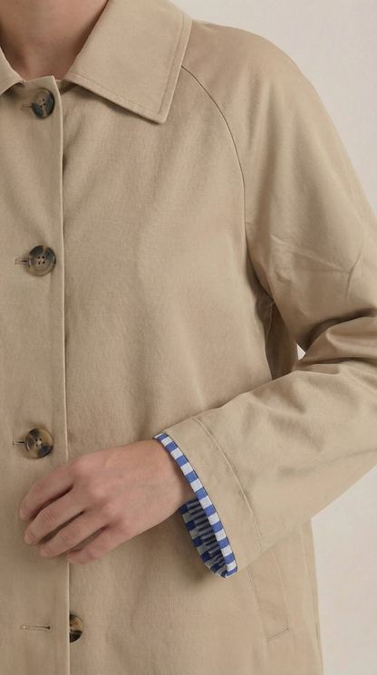 Ana Margarita™ | Trenchcoat Lindsay con forro a rayas elegante