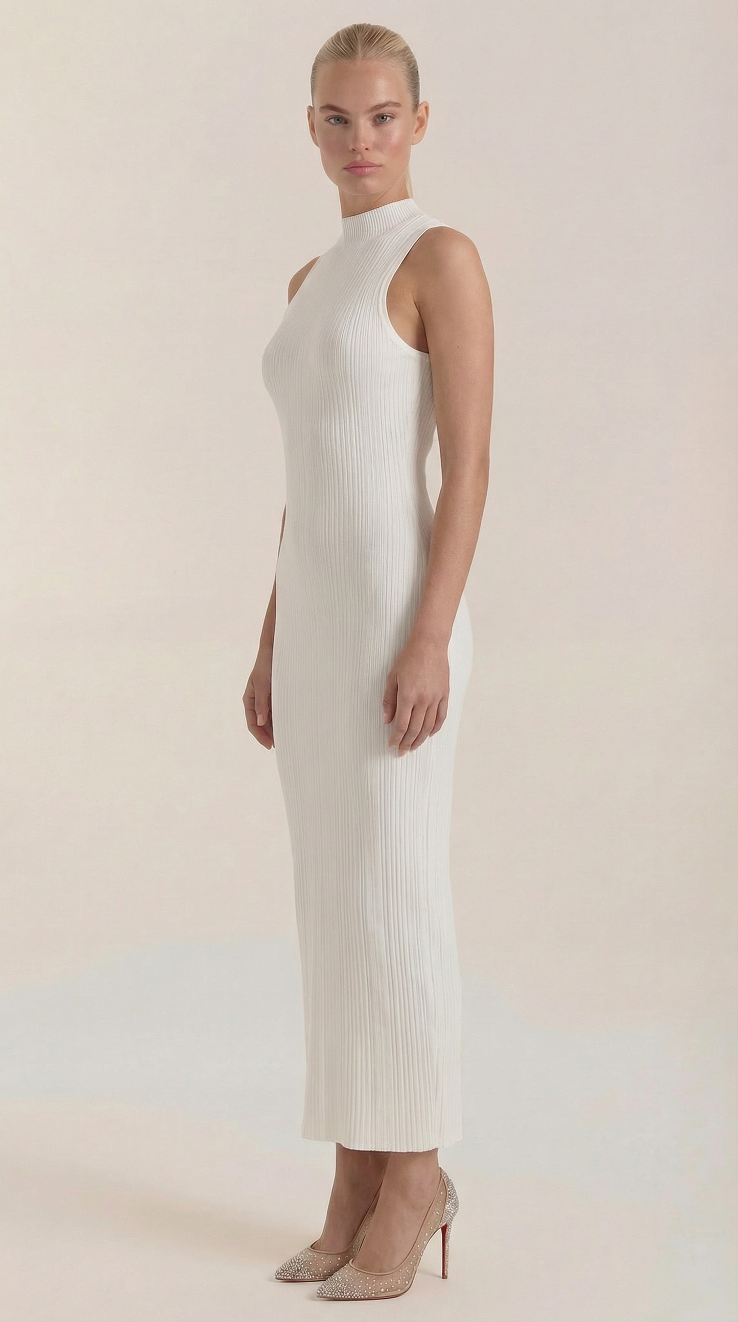 Ana Nieves™ | Vestido Sonia midi ajustado de cuello alto