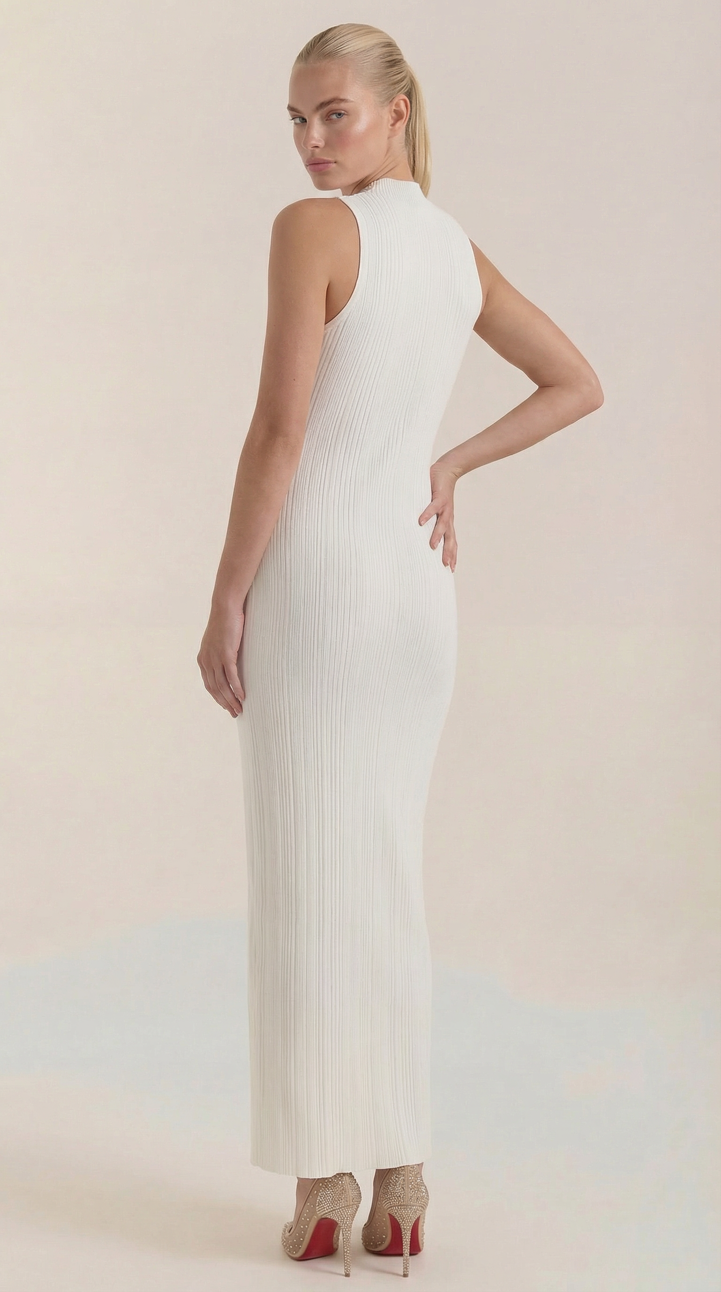Gabrielle Cosette™ | Vestido midi ajustado de cuello alto