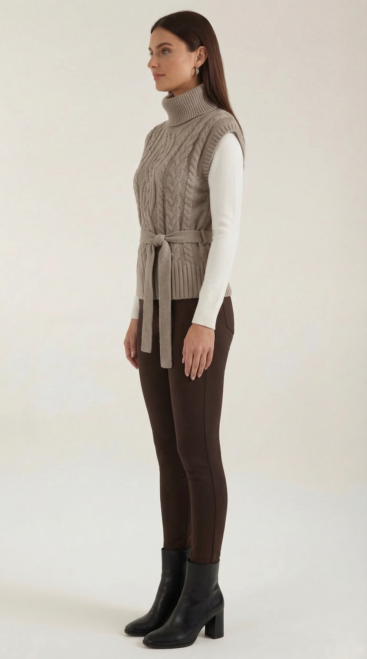 Estibaliz Nala™ | Chaleco de punto trenzado con cuello alto