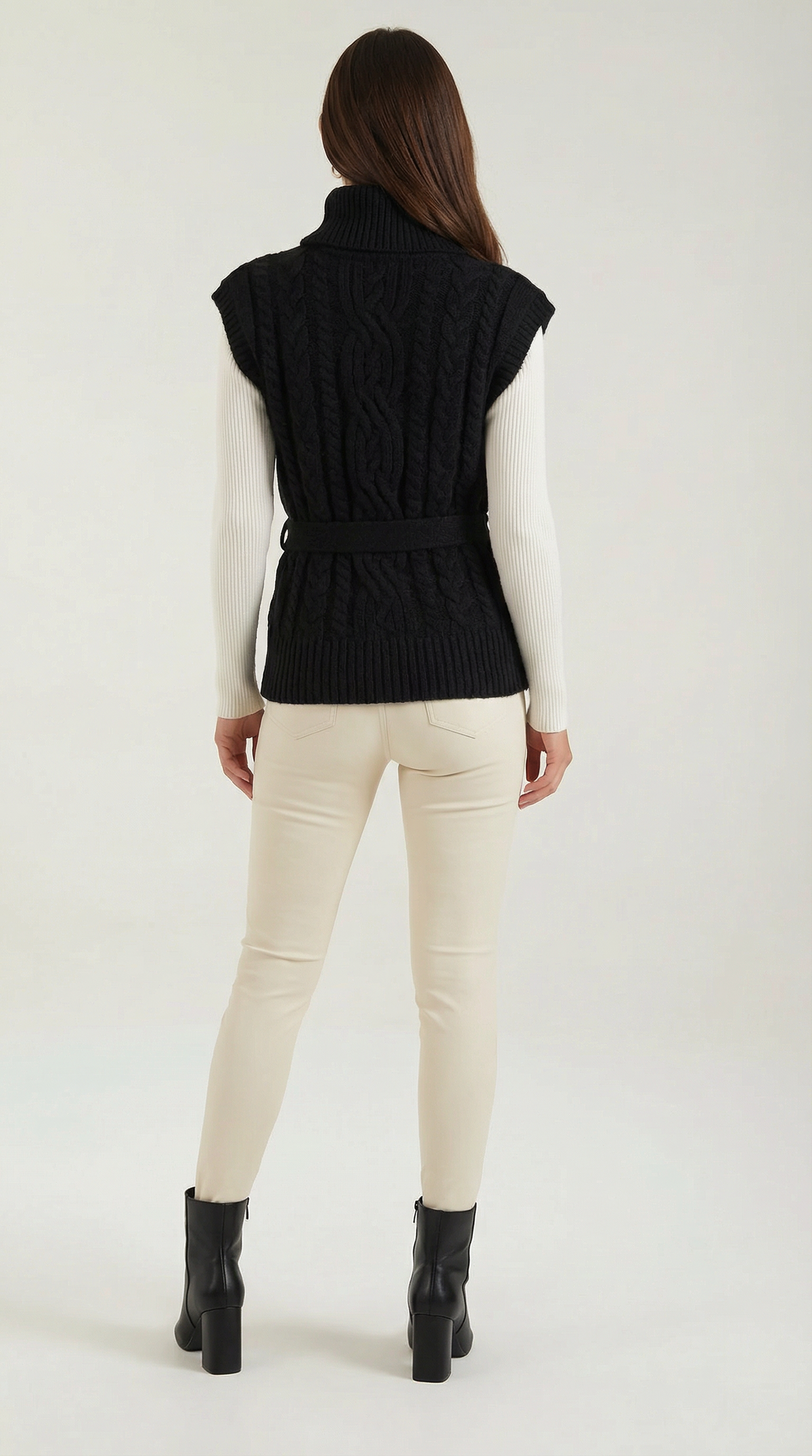 Estibaliz Nala™ | Chaleco de punto trenzado con cuello alto