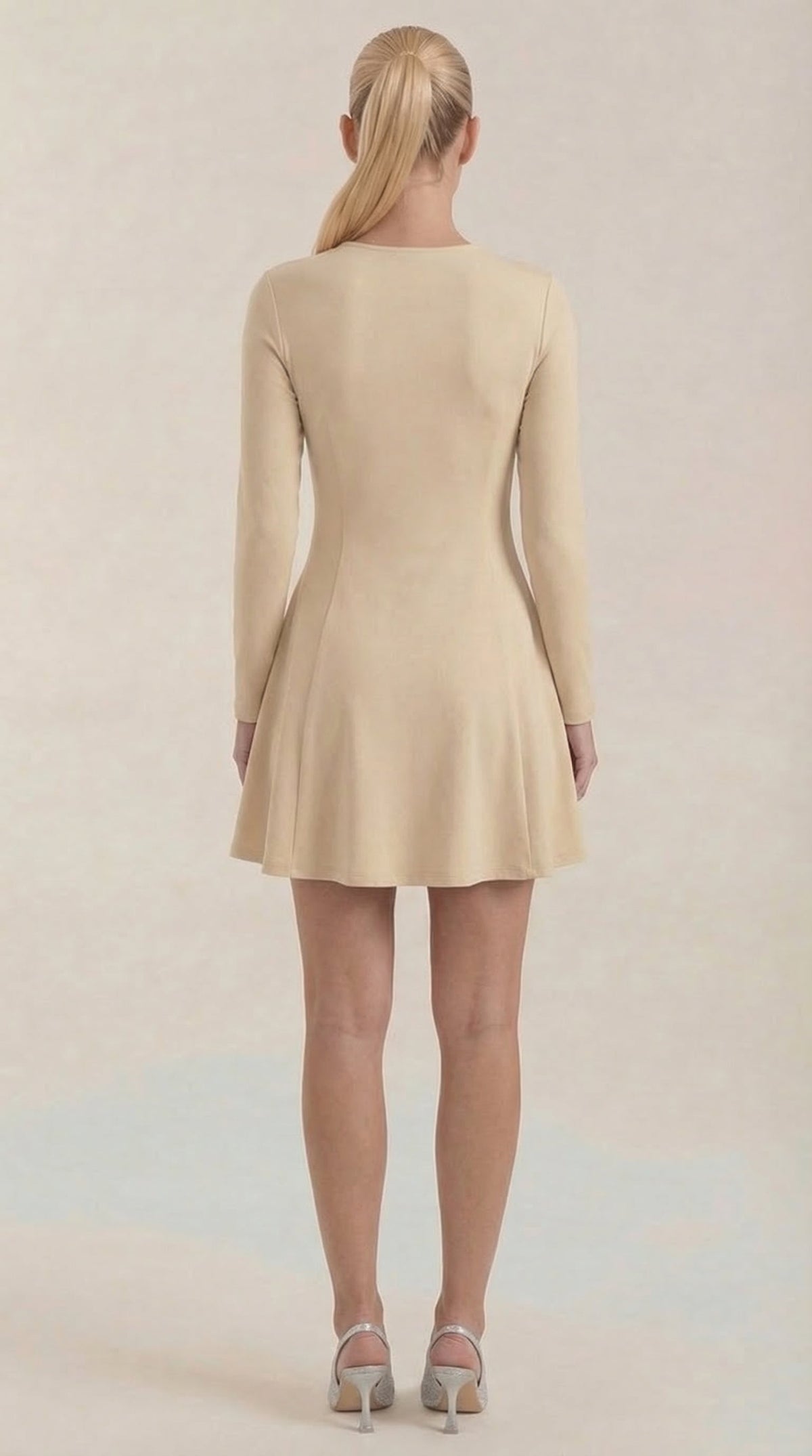 Ana Jael™ | Vestido Corto de Manga Larga Ébano