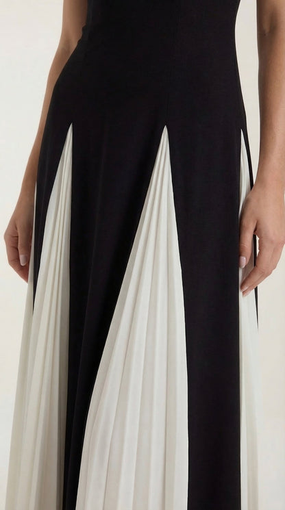 Ana Yasmin™ | Vestido midi Goldie con pliegues en godets