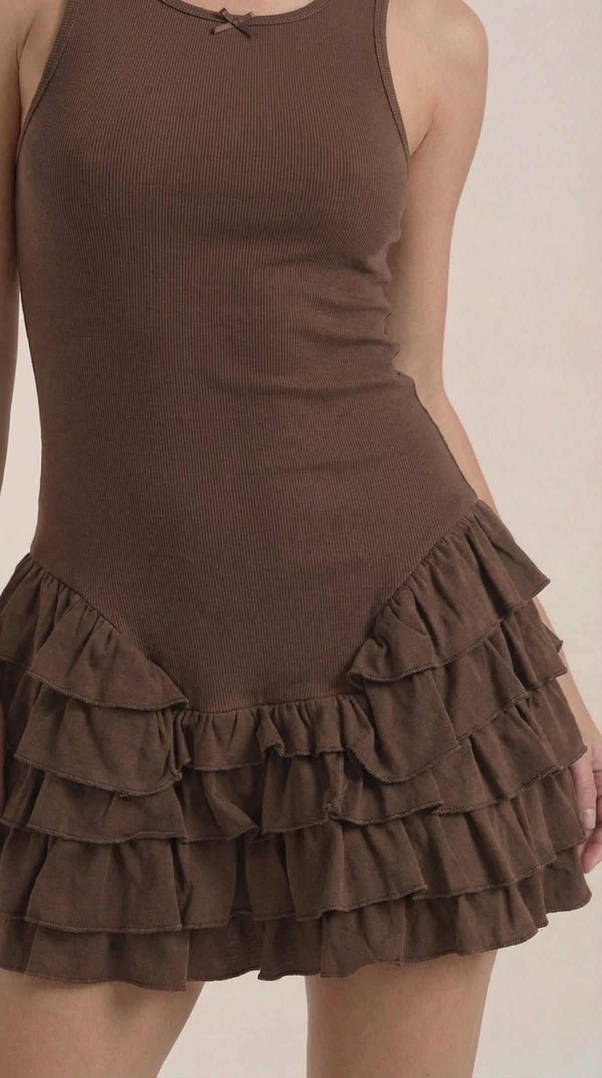 Ana Irina™ | Gwen Mini Vestido con Detalles de Volantes