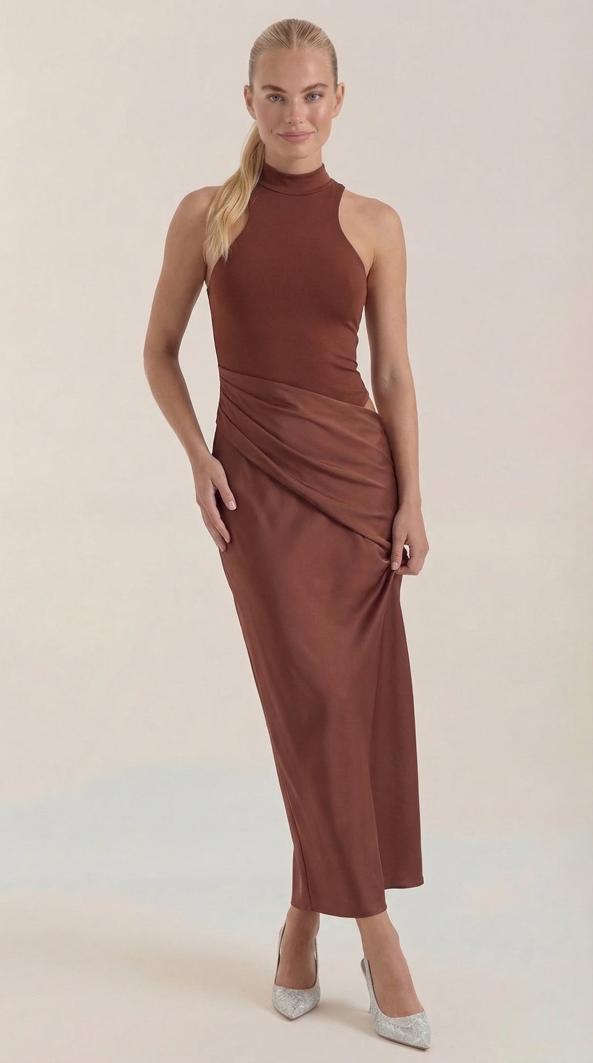 Ana Bonanza™ | Maxi Vestido Hester con Cuello Alto