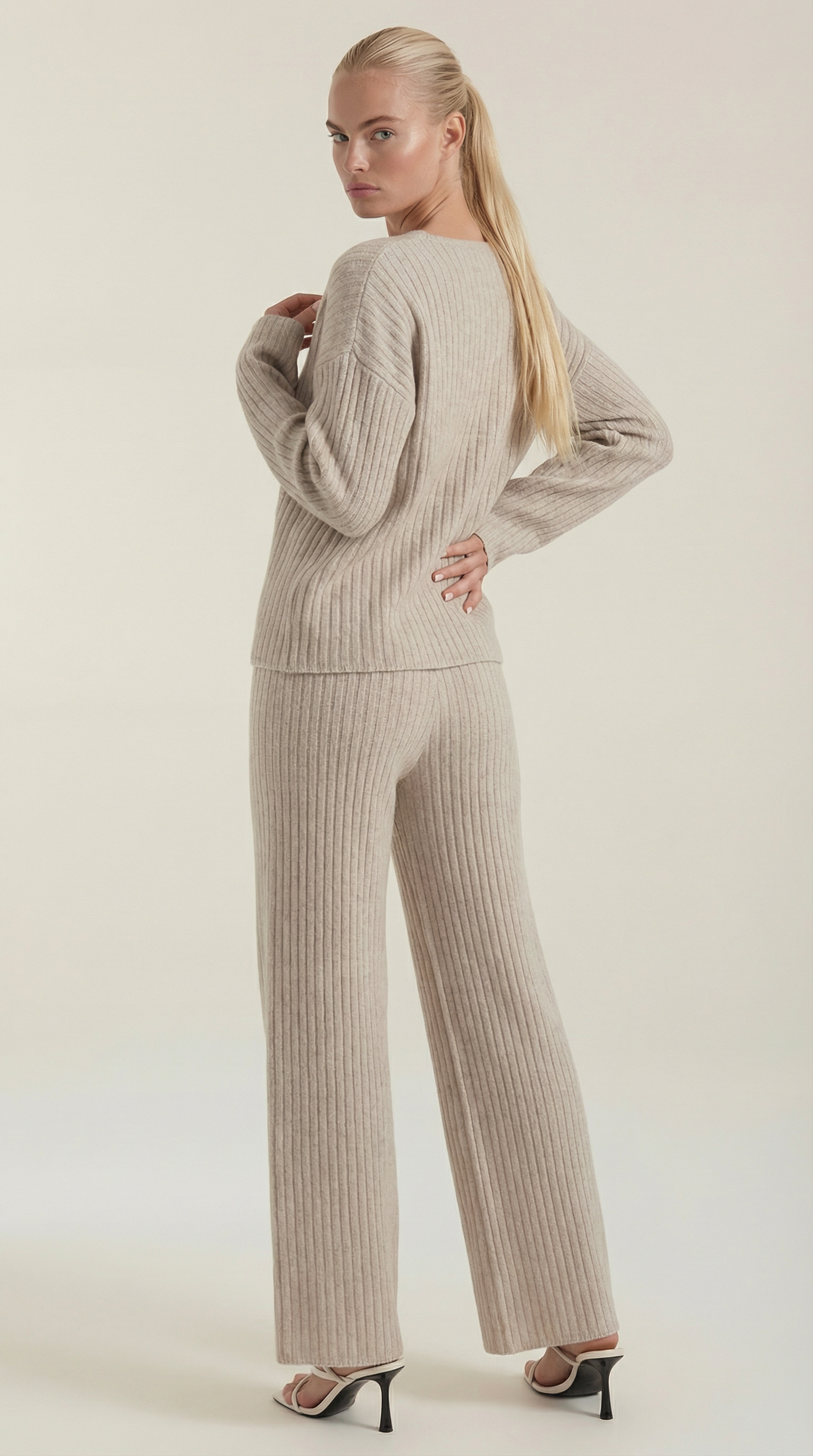 María Isela™ | Conjunto Matilda de Punto con Escote en V Texturizado