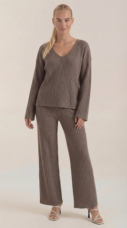 María Isela™ | Conjunto Matilda de Punto con Escote en V Texturizado