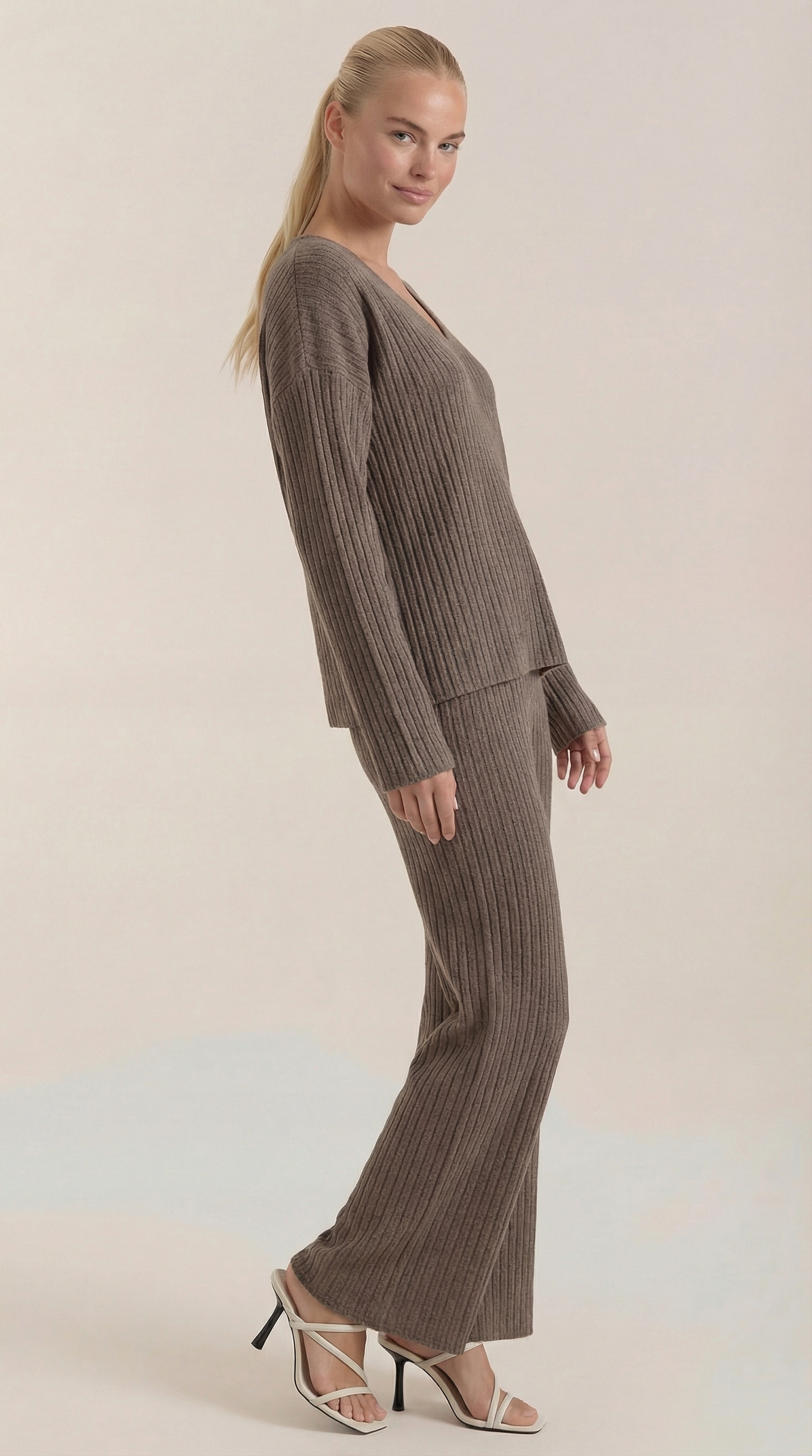María Isela™ | Conjunto Matilda de Punto con Escote en V Texturizado