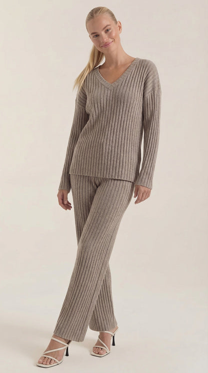 Ana Lía™ | Conjunto de Punto Matilda con Escote en V