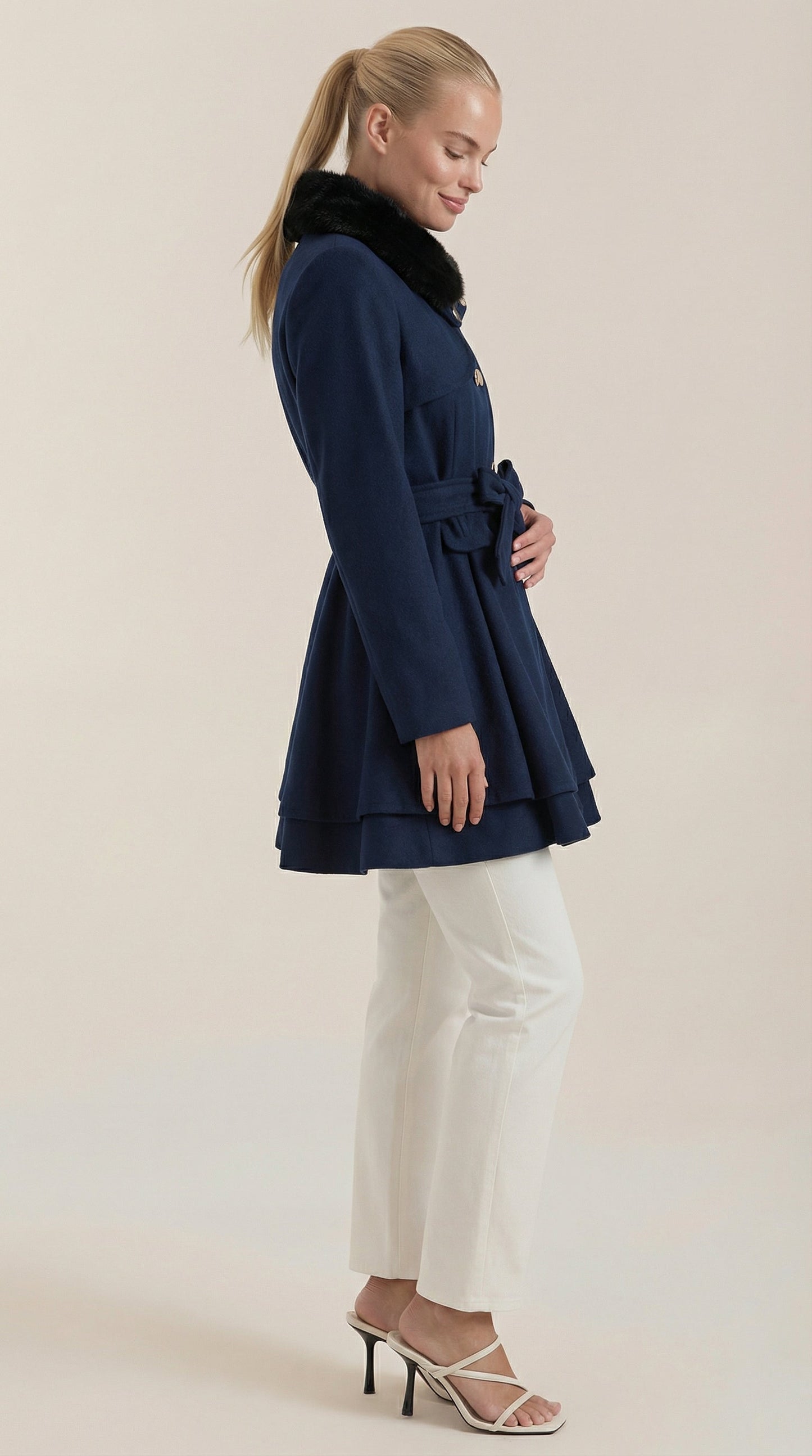 Carmela Ismenia™ | Abrigo A-Línea con Corte Fit-and-Flare