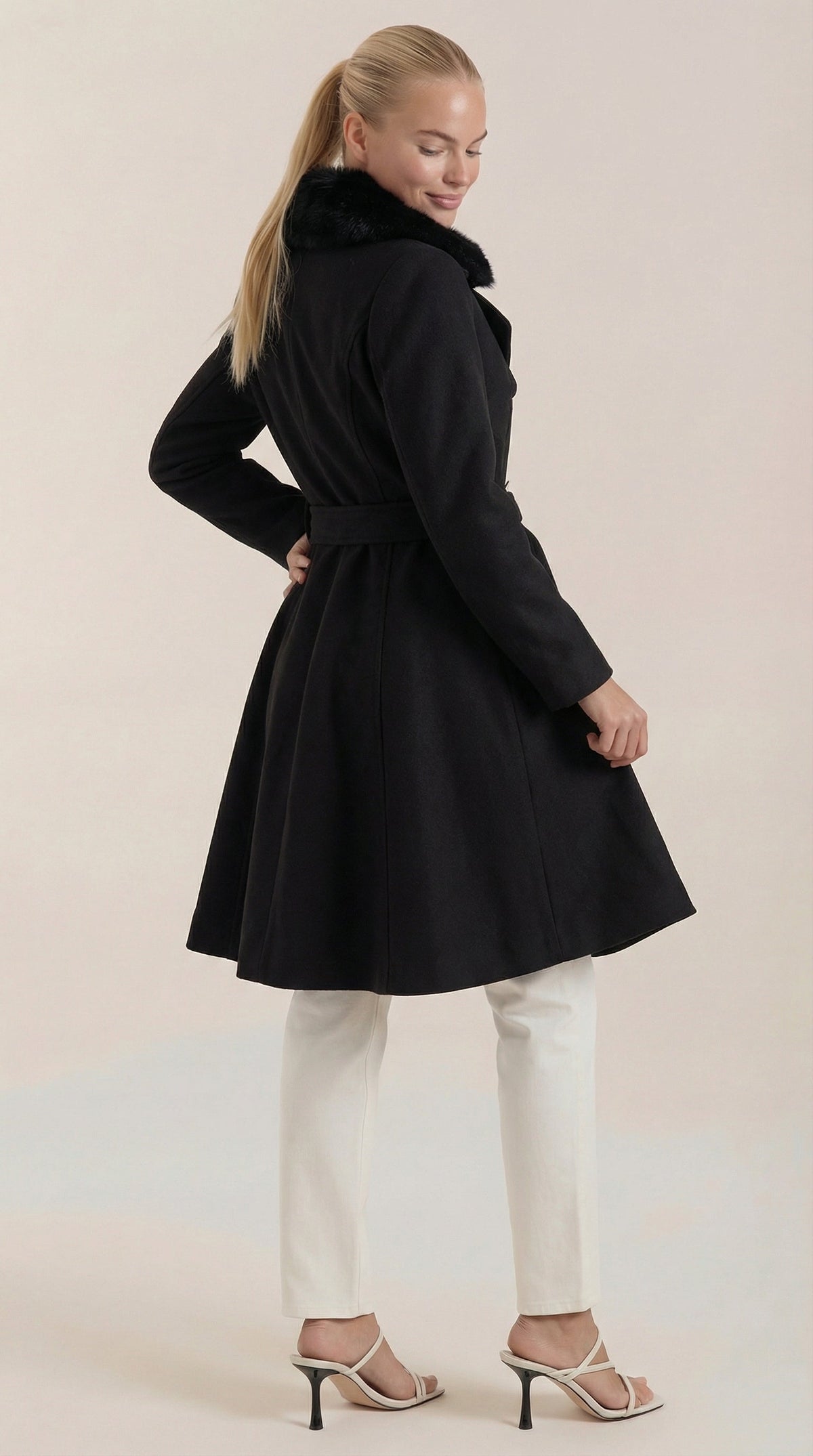 Carmela Ismenia™ | Abrigo A-Línea con Corte Fit-and-Flare